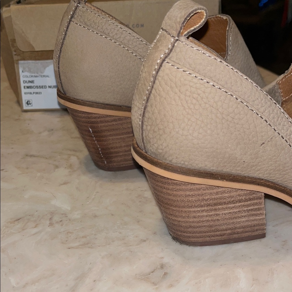 Lucky Brand “Vennia” Leather Slip On Ankle Bootie - Picture 9 of 9